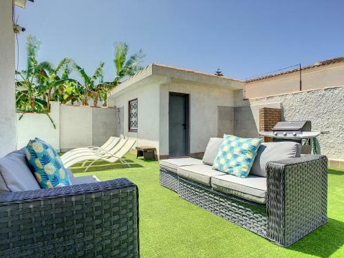 Villa With Private Pool - 6409