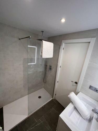 Apartamento Espacioso de Dise�o A 3 Min Renfe.