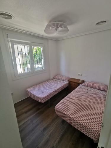 Spacious Villa With Beach Views And Pool