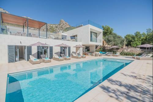Luxury New Villa With Fabulous Sea Views