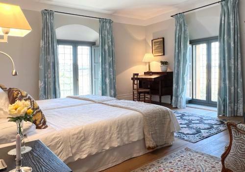 Bed & Breakfast Castillo De Corvinos