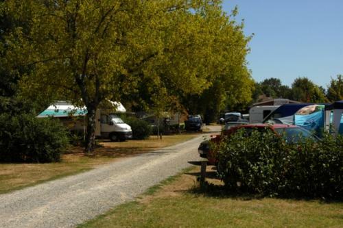 Camping Le Lac Des Varennes