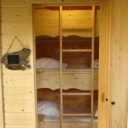 Hotel Les Cabanes Dans Les Bois