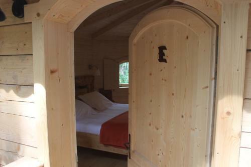 Hotel Les Cabanes Dans Les Bois