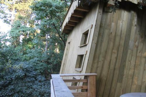 Hotel Les Cabanes Dans Les Bois