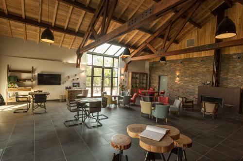 Hotel Les Cabanes Dans Les Bois