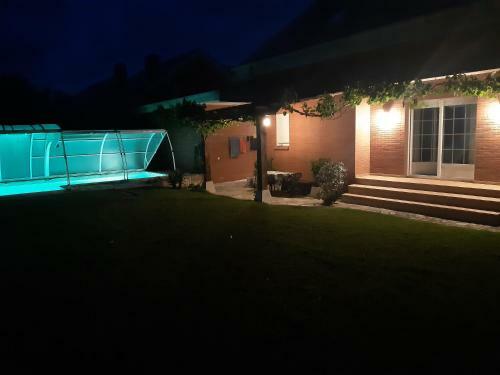 Casa A 50 Metros de Playa Con Piscina Cubierta