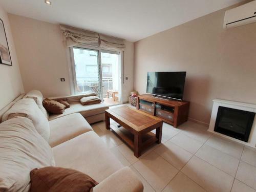 6485 Apartment In Llan��