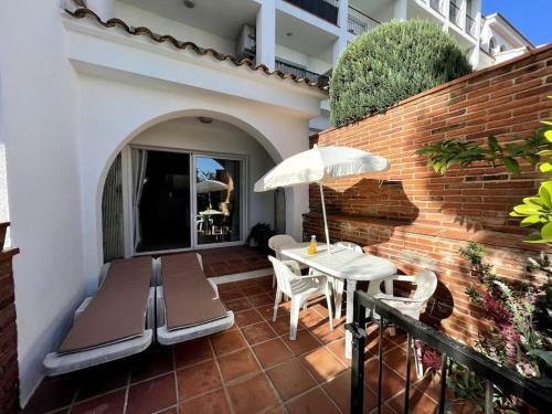 Garden Floor Apartment, Direct Access To The Pool
