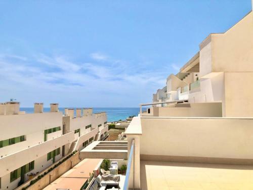 Apartamento En Moj�car En 1� L�nea De Playa