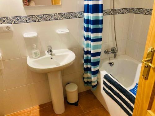 2 Bedroom Apartment With Sea Views