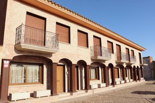 Casa A Pueblo Medieval De Pals