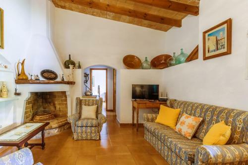 Villa With Private Pool In Pollen�a