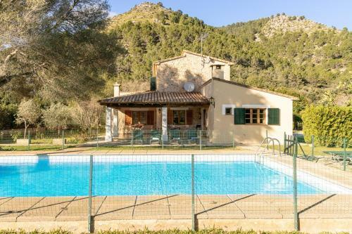 Villa With Pool In A Peaceful Location In Pollensa