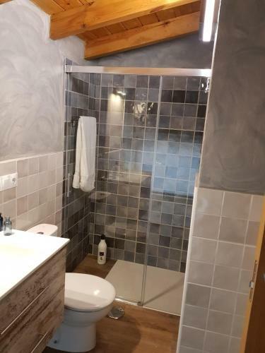 Casa Familiar Con Piscina Y Jacuzzi