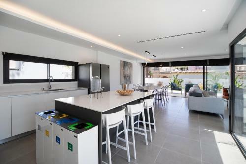 Lola Sea Villa