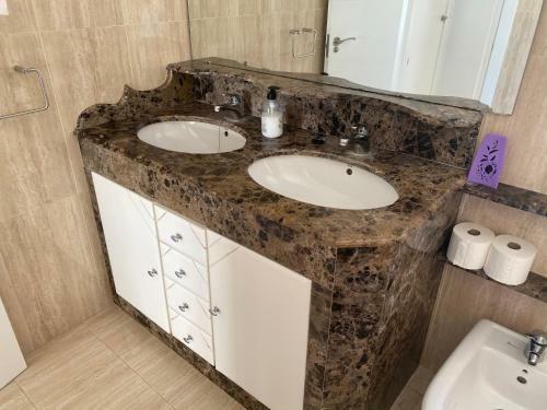 Magnifico Chalet Primera L�nea de Playa Manilva