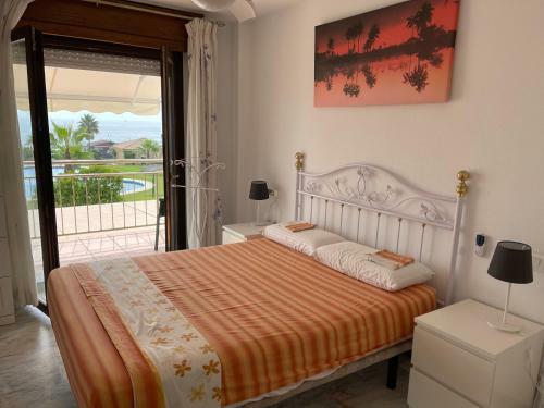 Magnifico Chalet Primera L�nea de Playa Manilva