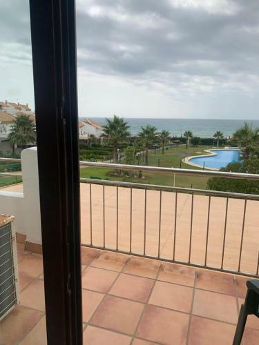 Magnifico Chalet Primera L�nea de Playa Manilva