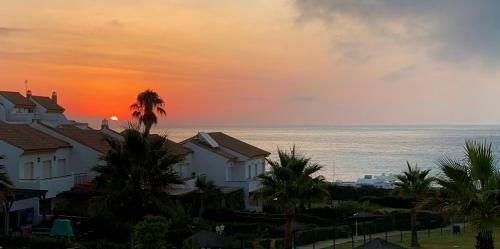 Magnifico Chalet Primera L�nea de Playa Manilva