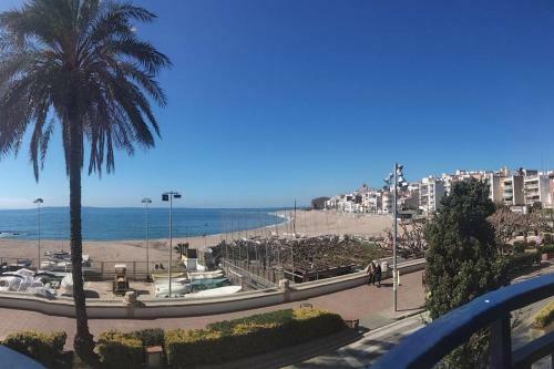 Apartamento San Pol de Mar Primera L�nea Con Parking