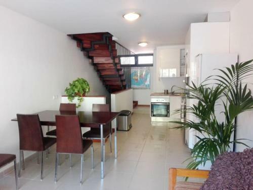 Bright, Modern Apartment With Balcony And Terrace