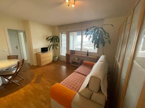 Coqueto Apartamento Con Terraza Y Piscina