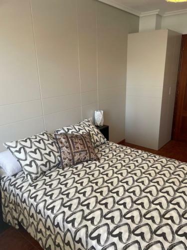 Apartamento Suances Con Garaje Privado, Piscina , Pie de Playa
