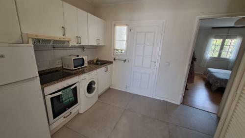 Precioso Apartamento En Playa Basti�n