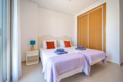 2 Bedroom Apartment With Pool Views - Co1422lt