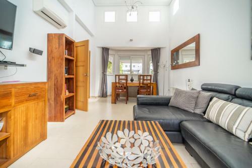 Villa With Private Pool - Lo4lt