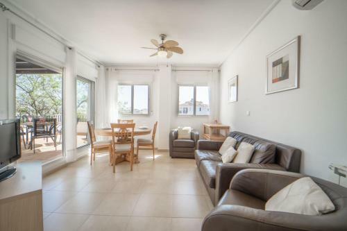 Apartment With Large Terrace - Er122lt