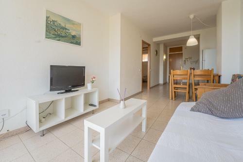 Apartments Del Sol 212