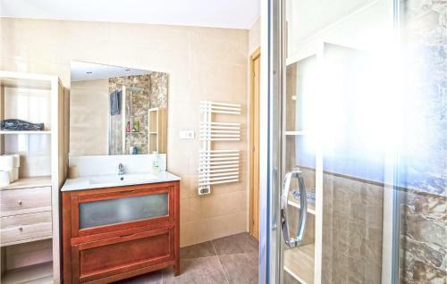 Amazing Home In Vimianzo With Wifi And 7 Bedrooms