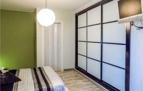 Awesome Apartment In Vinar�s With Wifi And 2 Bedrooms