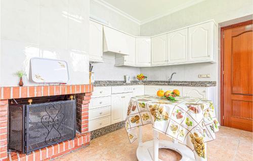 Amazing Home In Zafarraya With Wifi And 4 Bedrooms