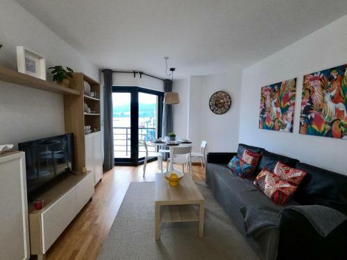 Apartamento Con Balc�n Y Vistas Al Mar