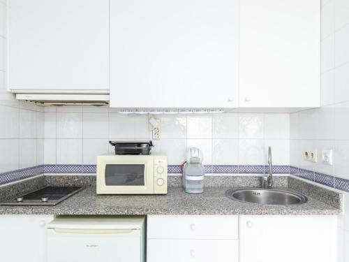 The White Apartment With Swimming Pool