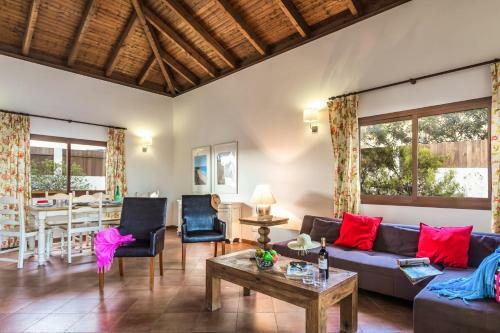 Villa Caleta Heights By Villa Plus