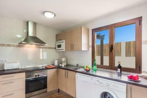 Villa Caleta Heights By Villa Plus
