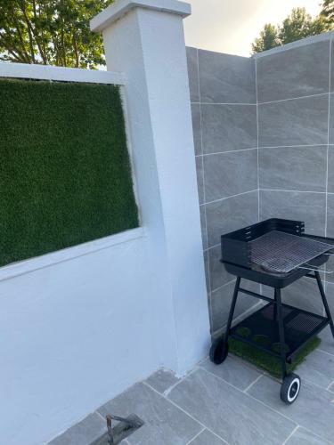 Un Apartamento En UNA Casa de 2 Apartamentos