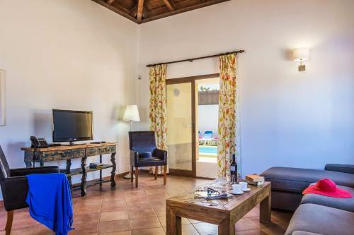 Villa Caleta Del Sol By Villa Plus