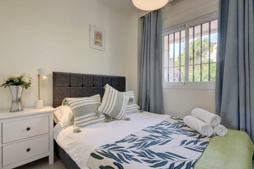 100 - Modern 2 Bed Luxury Golf Apartment In Mijas