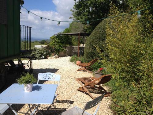 Hostal Une Roulotte � La Campagne