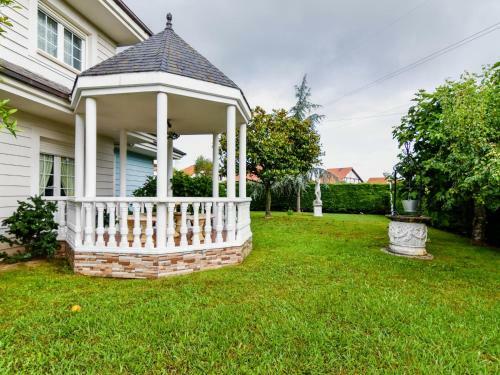 Fant�stica Casa Con Piscina Y Jard�n