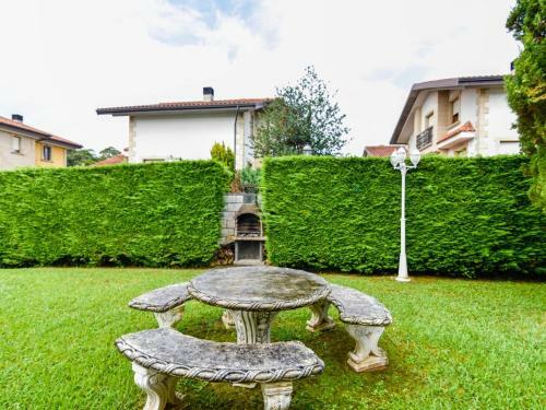 Fant�stica Casa Con Piscina Y Jard�n