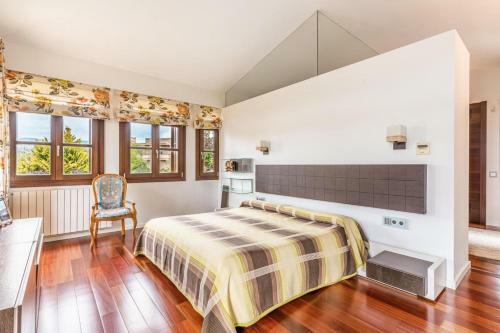 Villa de Lujo Con Piscina, Jacuzzi, Jard�n Y Terraza