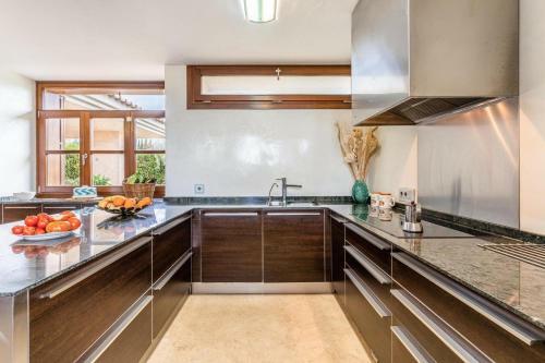 Villa de Lujo Con Piscina, Jacuzzi, Jard�n Y Terraza