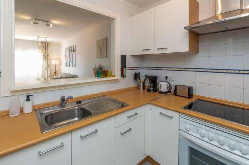 Apartamento Beachfront 2br With Swimming Pool, Parking & AC