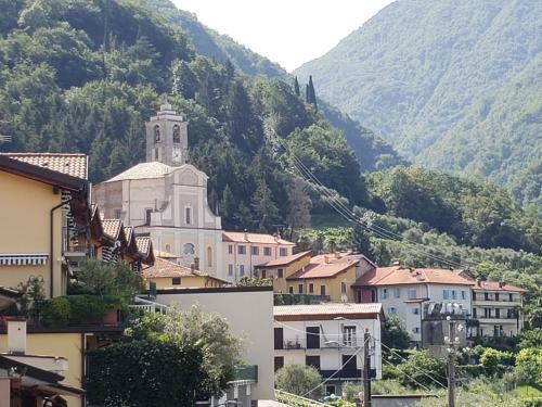Lake Como View Apartment In Perledo